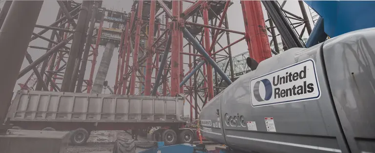 Boom lift with United Rentals branding