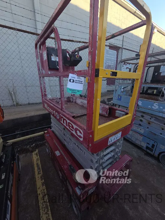 2018 MEC MICRO 19 Scissor Lift