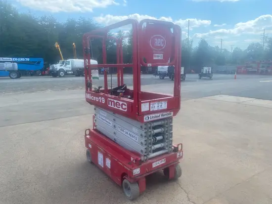 2018 MEC MICRO 19 Scissor Lift