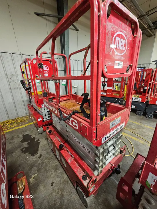 2018 MEC MICRO 19 Scissor Lift