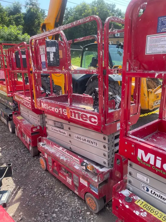 2018 MEC MICRO 19 Scissor Lift