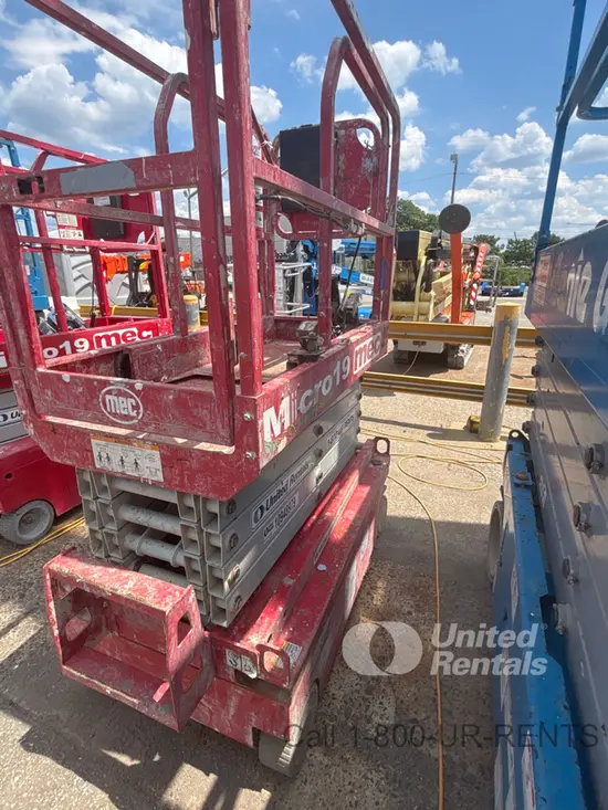 2019 MEC MICRO 19 Scissor Lift