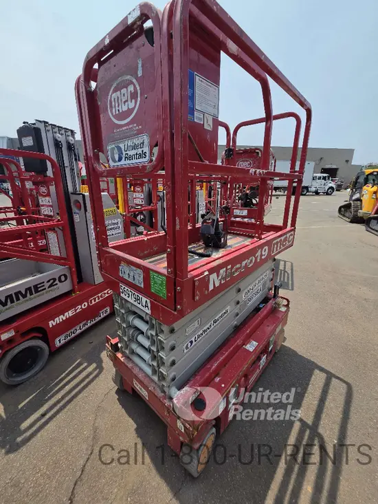 2018 MEC MICRO 19 Scissor Lift