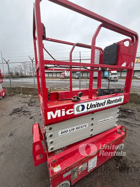 2019 MEC MICRO 19 Scissor Lift