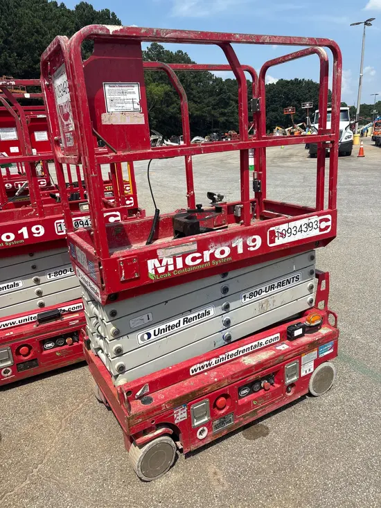 2019 MEC MICRO 19 Scissor Lift