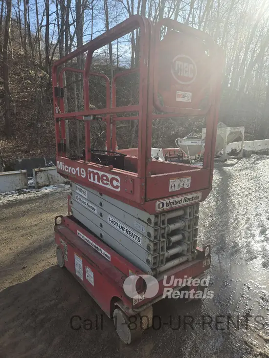 2019 MEC MICRO 19 Scissor Lift