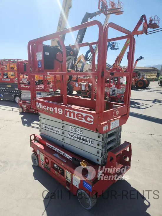 2019 MEC MICRO 19 Scissor Lift