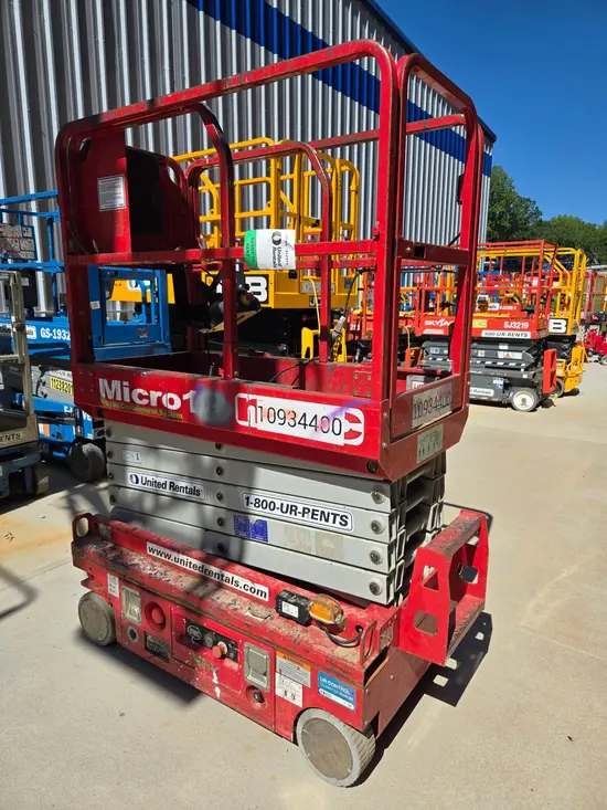 2019 MEC MICRO 19 Scissor Lift