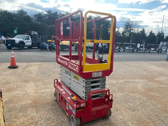 2018 MEC MICRO 19 Scissor Lift