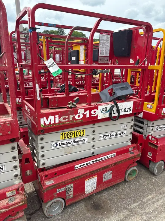2019 MEC MICRO 19 Scissor Lift