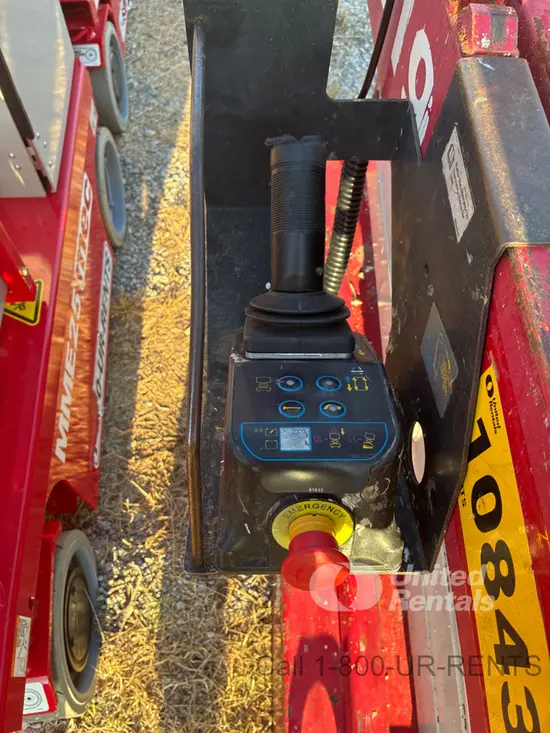 2018 MEC MICRO 19 Scissor Lift