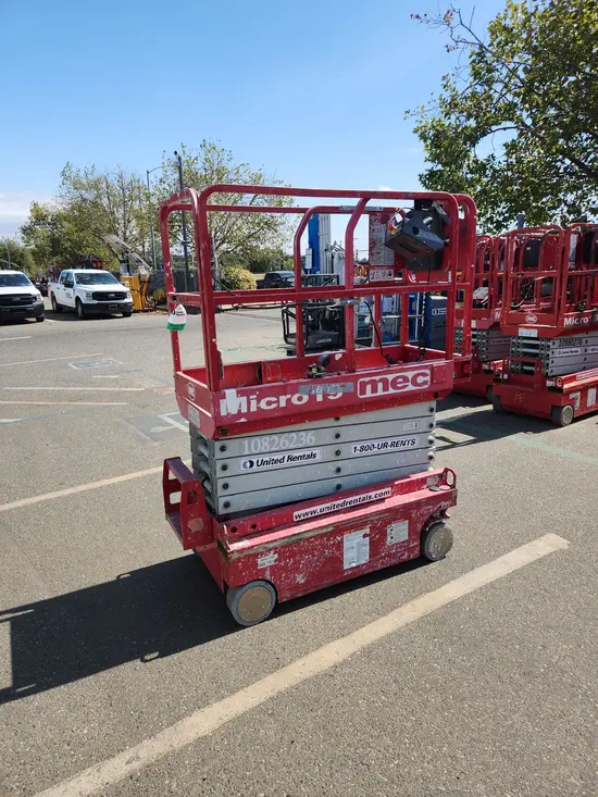 2018 MEC MICRO 19 Scissor Lift