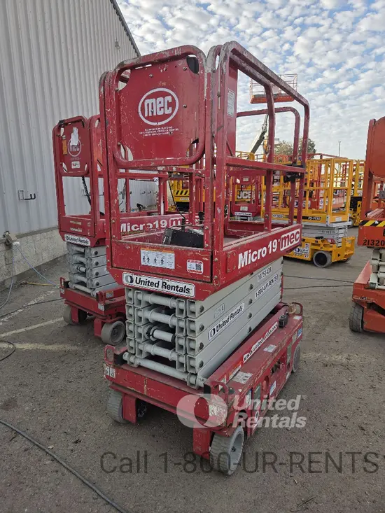 2018 MEC MICRO 19 Scissor Lift
