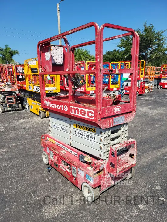 2018 MEC MICRO 19 Scissor Lift