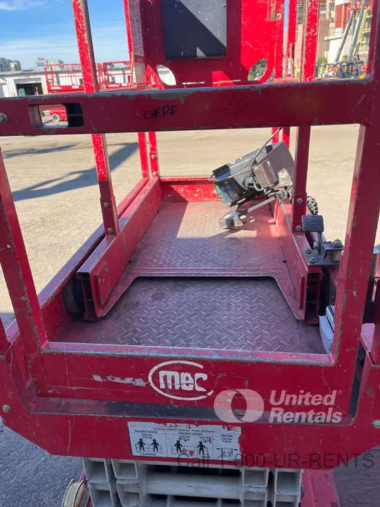 2018 MEC MICRO 19 Scissor Lift