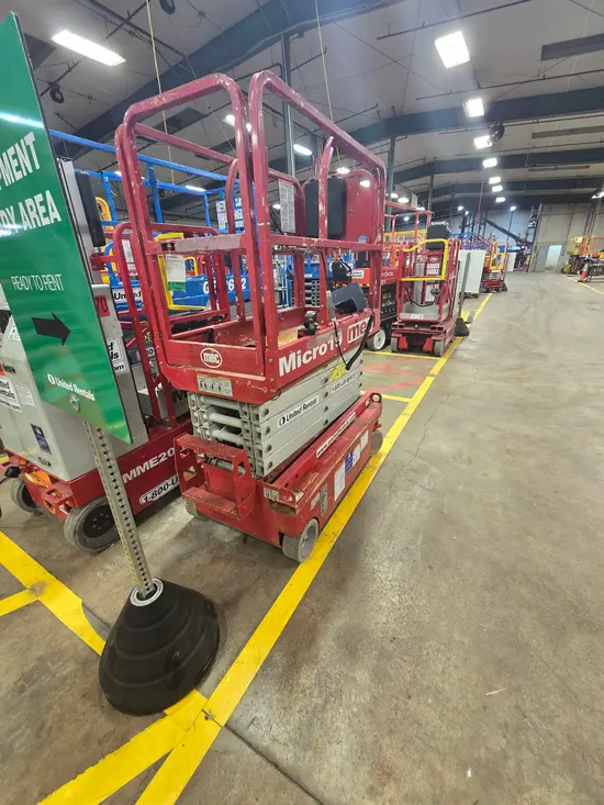 2018 MEC MICRO 19 Scissor Lift
