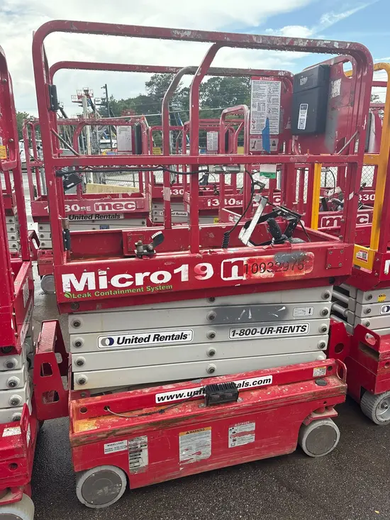 2019 MEC MICRO 19 Scissor Lift