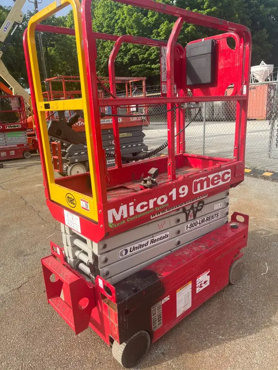 2022 MEC MICRO 19 Scissor Lift