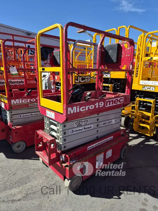 2018 MEC MICRO 19 Scissor Lift