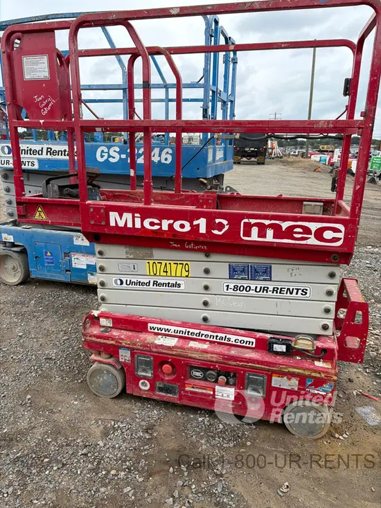 2018 MEC MICRO 19 Scissor Lift