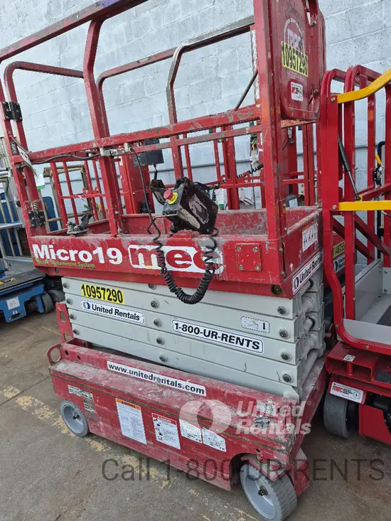 2019 MEC MICRO 19 Scissor Lift