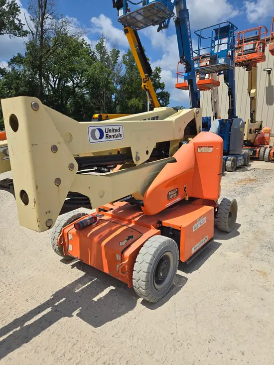 2017 JLG E400AJPN Articulating Boom Lift