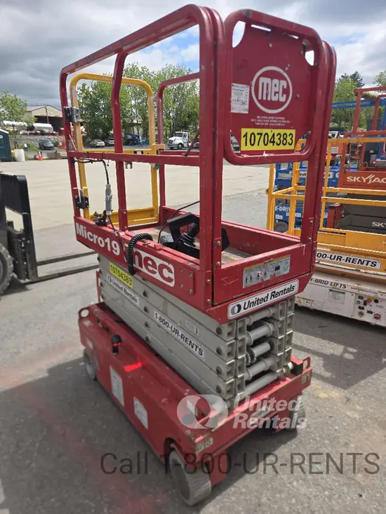 2017 MEC MICRO 19 Scissor Lift