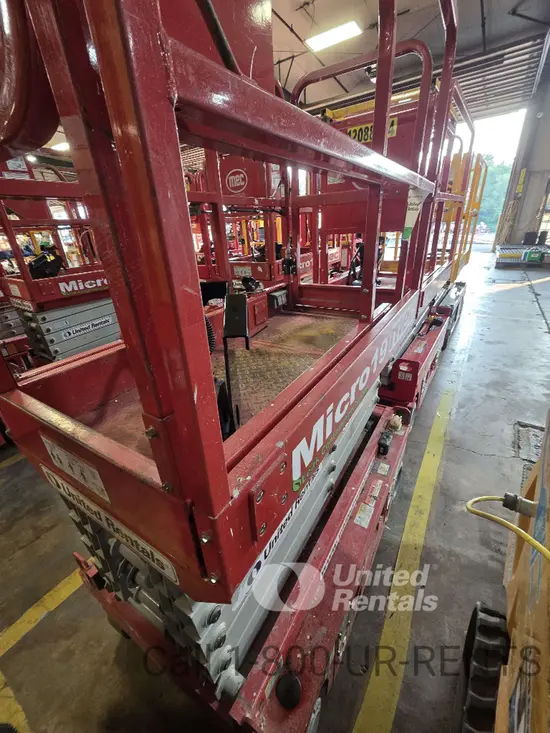 2019 MEC MICRO 19 Scissor Lift