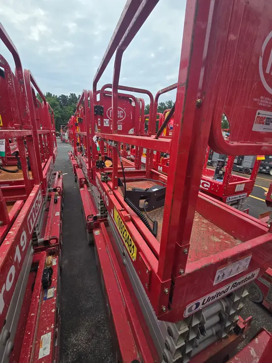 2019 MEC MICRO 19 Scissor Lift
