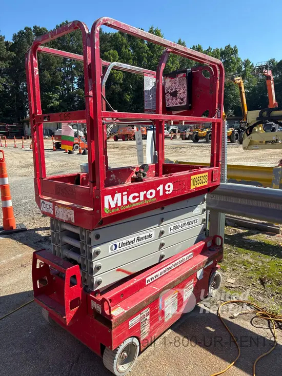 2019 MEC MICRO 19 Scissor Lift