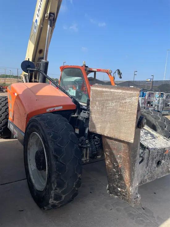 2016 JLG 1055 Forklift