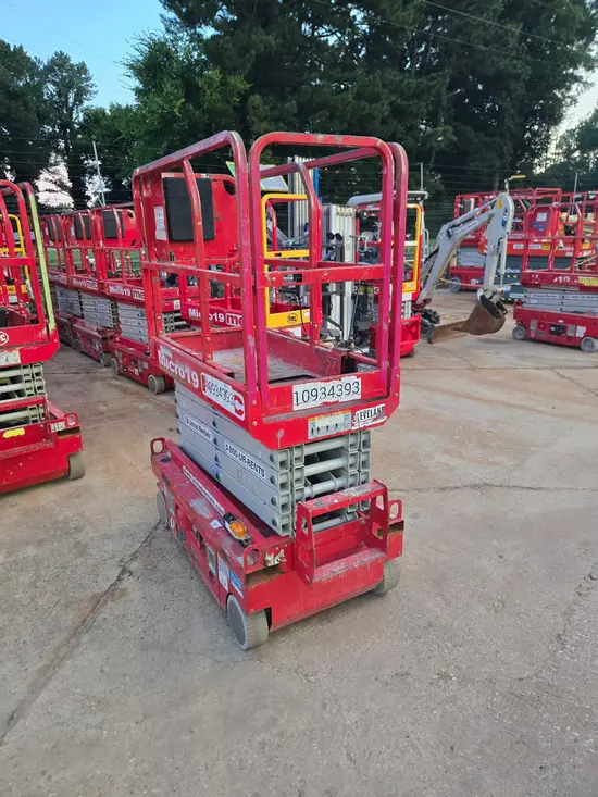 2019 MEC MICRO 19 Scissor Lift