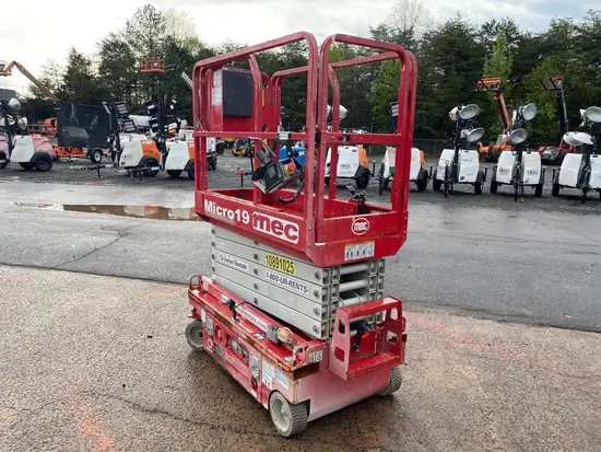 2019 MEC MICRO 19 Scissor Lift