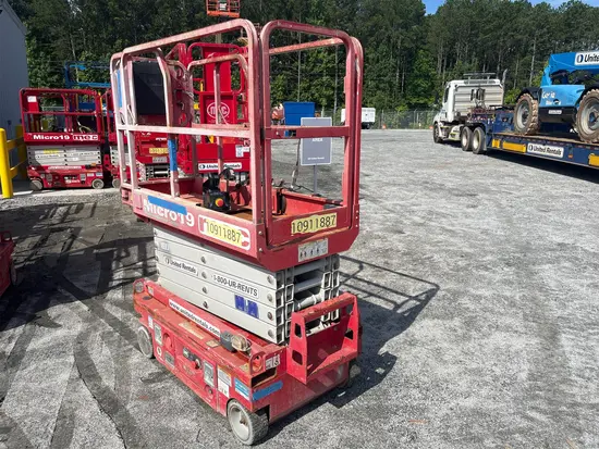 2019 MEC MICRO 19 Scissor Lift