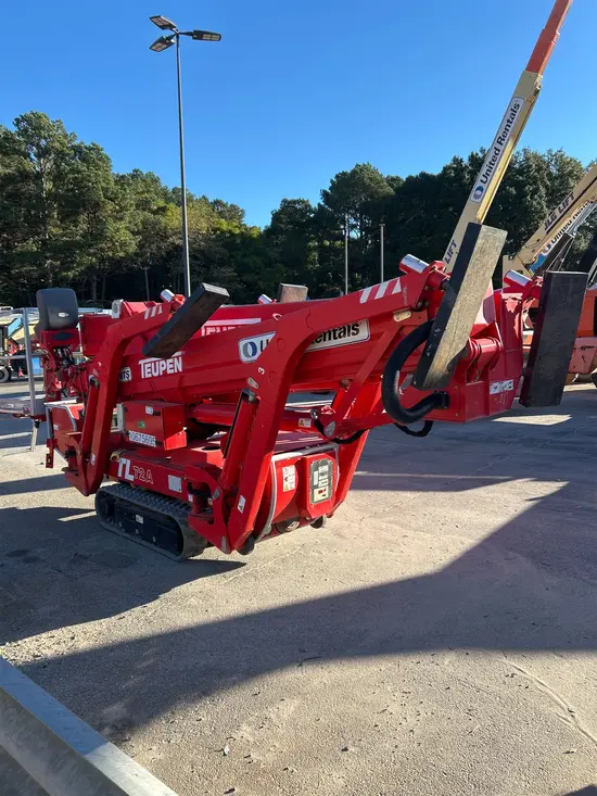 2017 TEUPEN TL72A-BAT Atrium Lift