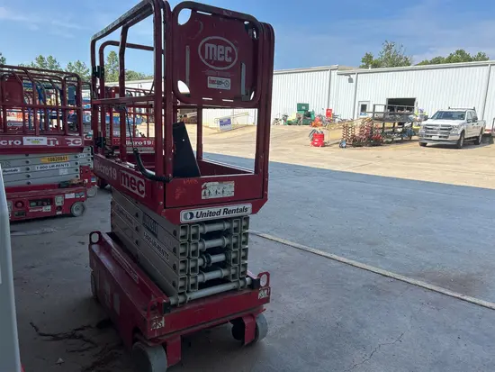 2018 MEC MICRO 19 Scissor Lift