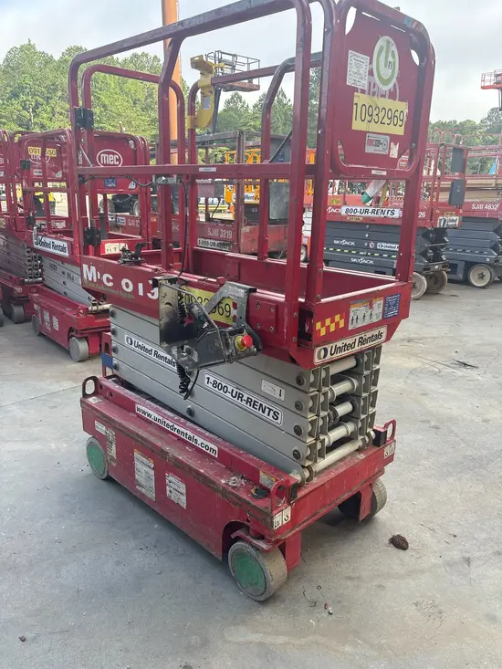 2019 MEC MICRO 19 Scissor Lift