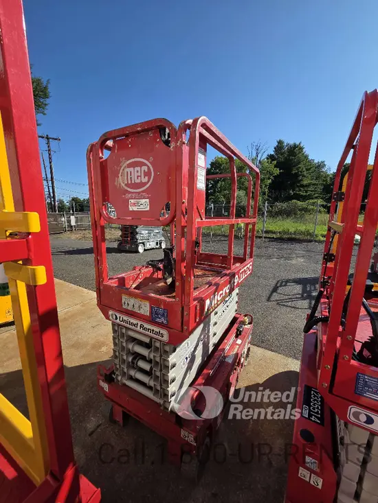 2019 MEC MICRO 19 Scissor Lift