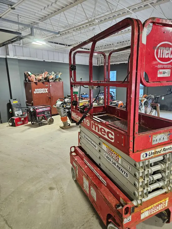 2019 MEC MICRO 19 Scissor Lift