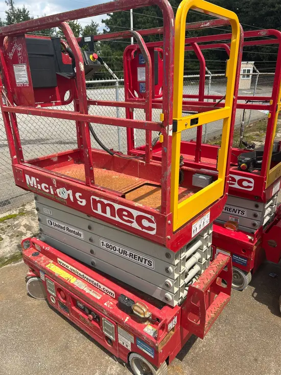 2019 MEC MICRO 19 Scissor Lift