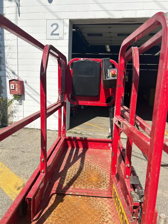 2018 MEC MICRO 19 Scissor Lift