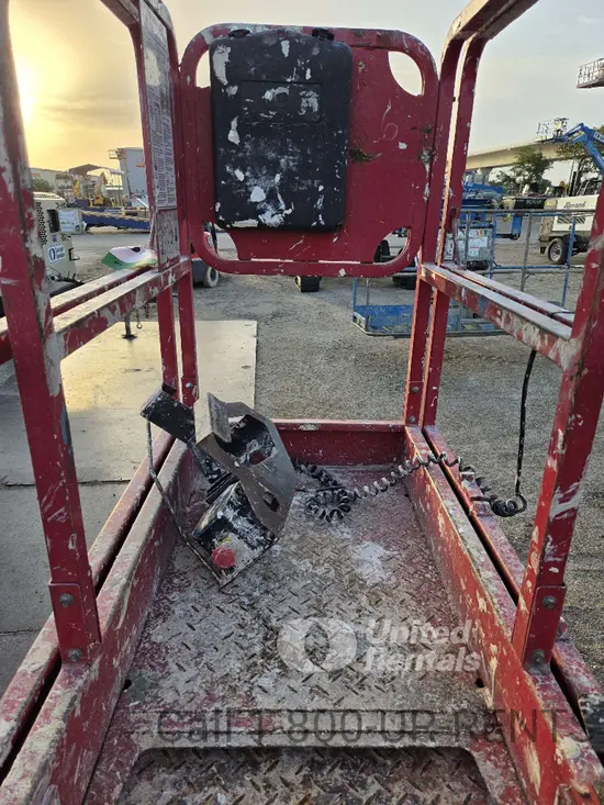 2018 MEC MICRO 19 Scissor Lift