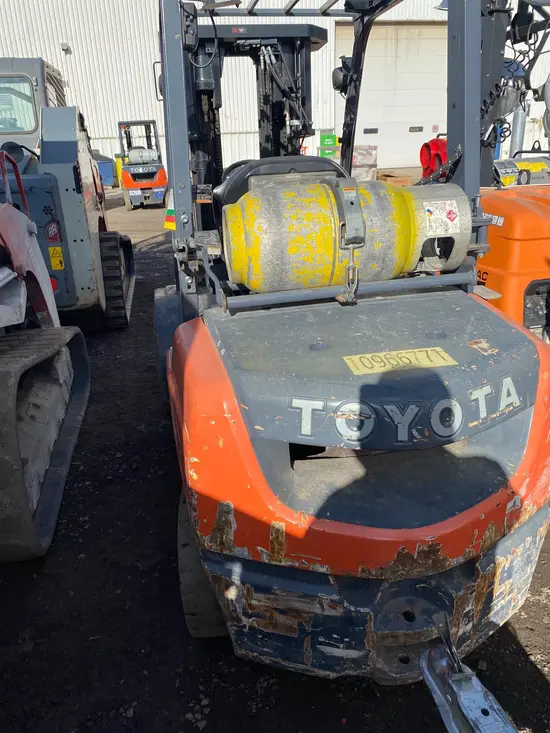 2019 Toyota 8FGU30 Warehouse Forklift