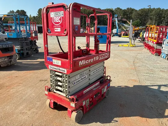 2019 MEC MICRO 19 Scissor Lift
