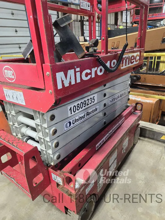 2018 MEC MICRO 19 Scissor Lift