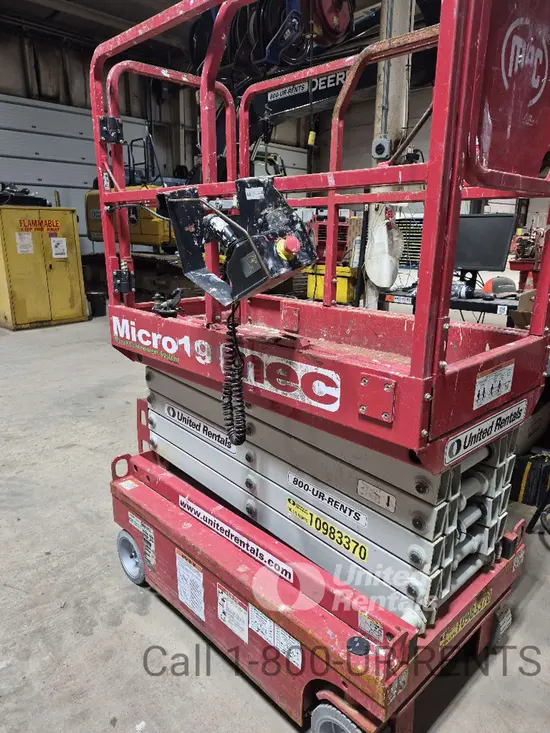 2019 MEC MICRO 19 Scissor Lift