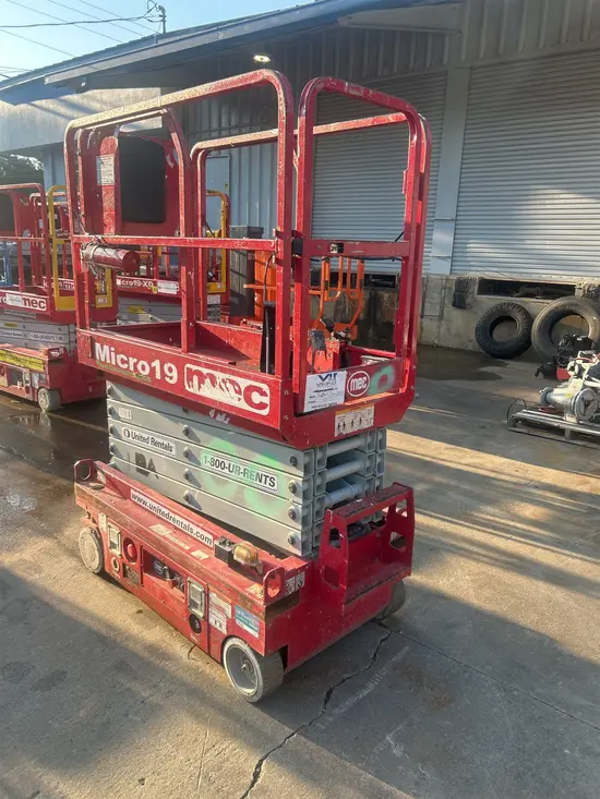 2019 MEC MICRO 19 Scissor Lift