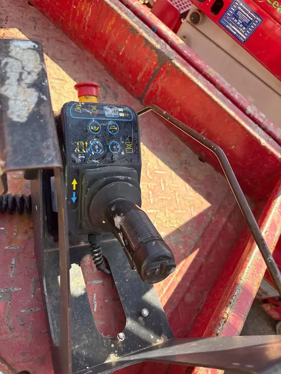 2019 MEC MICRO 19 Scissor Lift