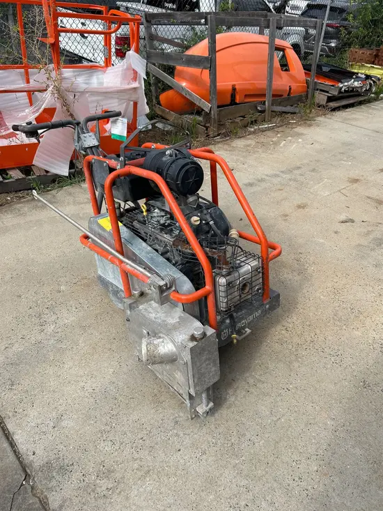 2022 Husqvarna SOFF CUT 4000 Street Saw/Blade