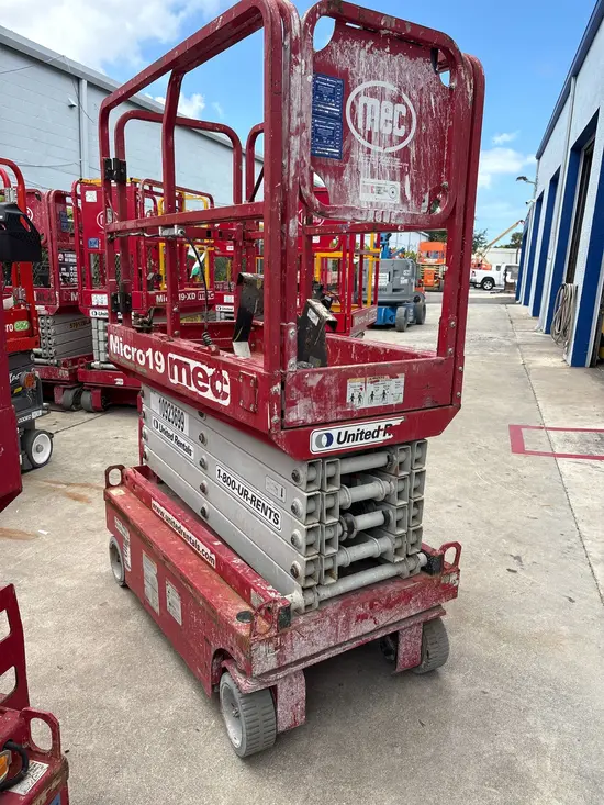 2019 MEC MICRO 19 Scissor Lift